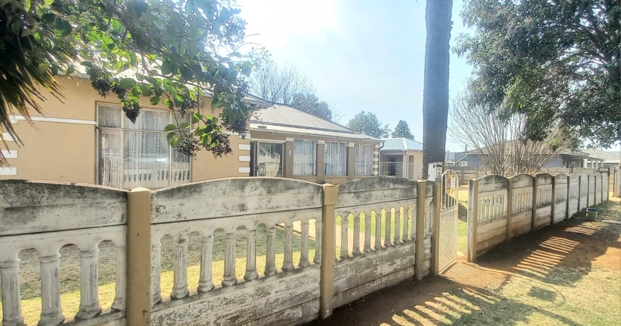 6 Bedroom Property for Sale in Brakpan Central Gauteng