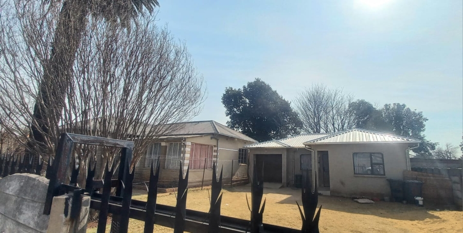 6 Bedroom Property for Sale in Brakpan Central Gauteng