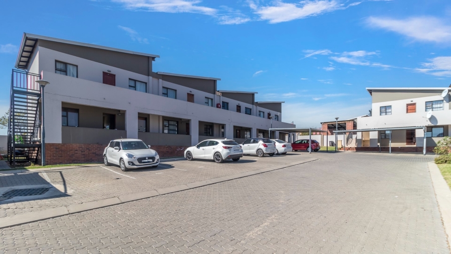 2 Bedroom Property for Sale in Noordwyk Gauteng