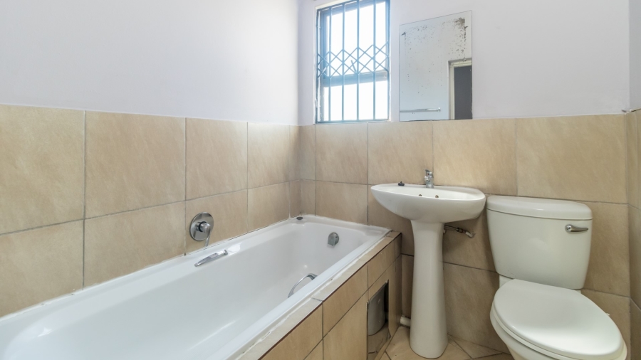 2 Bedroom Property for Sale in Noordwyk Gauteng