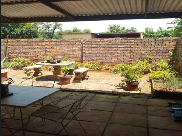 2 Bedroom Property for Sale in Hartebeeshoek Gauteng