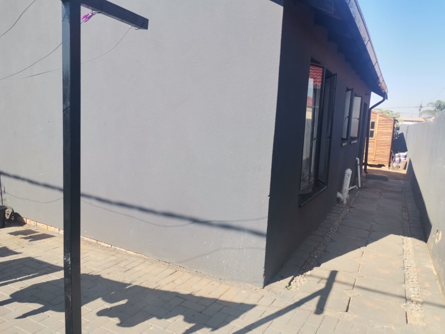 2 Bedroom Property for Sale in Mahube Valley Gauteng