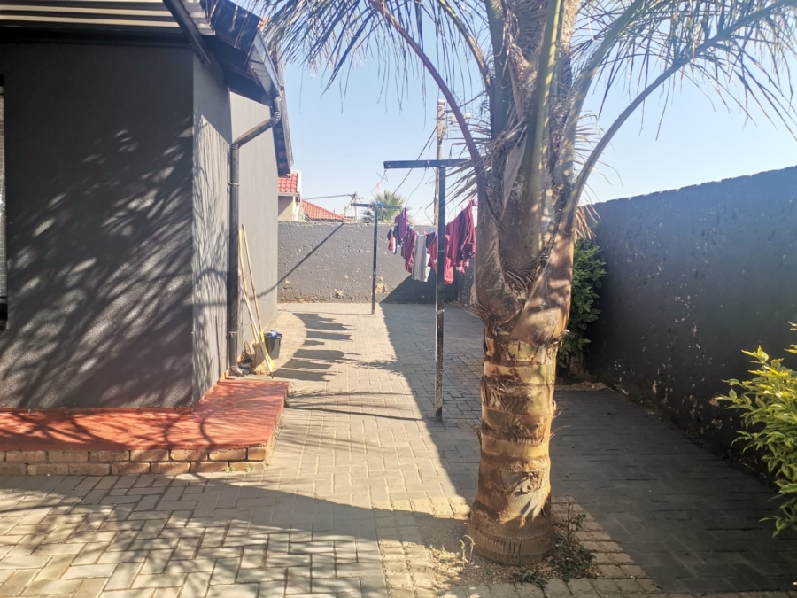 2 Bedroom Property for Sale in Mahube Valley Gauteng