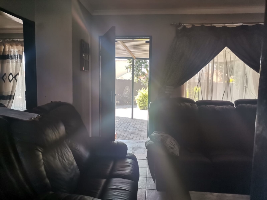 2 Bedroom Property for Sale in Mahube Valley Gauteng