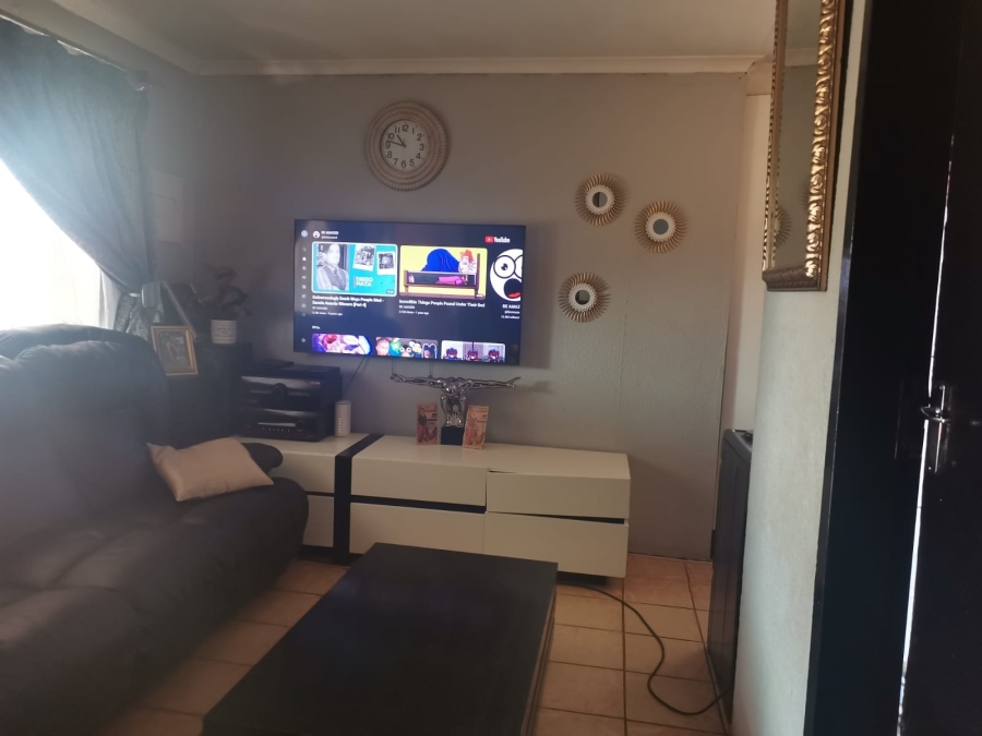 2 Bedroom Property for Sale in Mahube Valley Gauteng