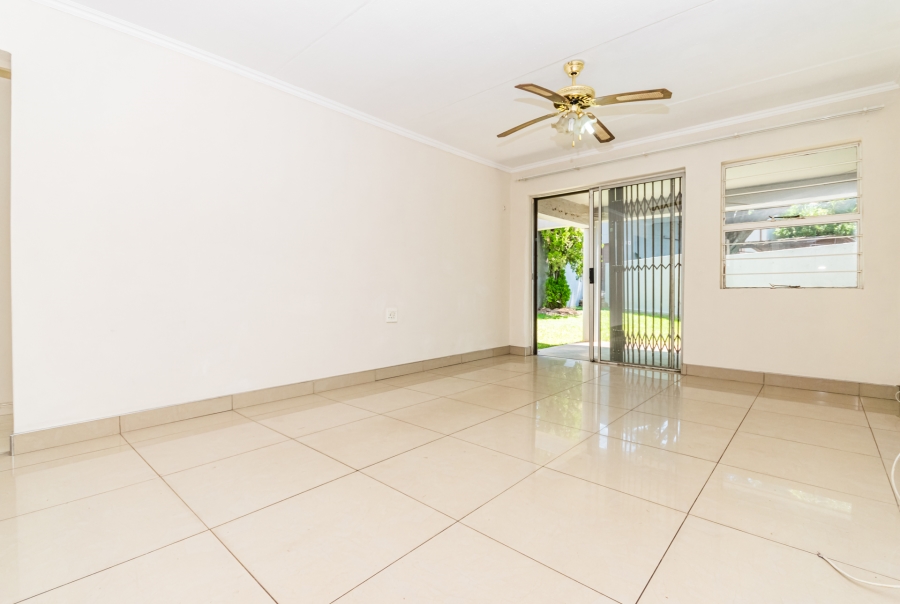 To Let 2 Bedroom Property for Rent in Vorna Valley Gauteng