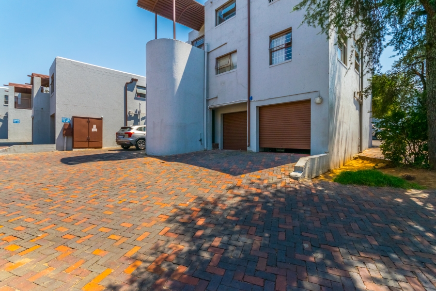 To Let 2 Bedroom Property for Rent in Vorna Valley Gauteng