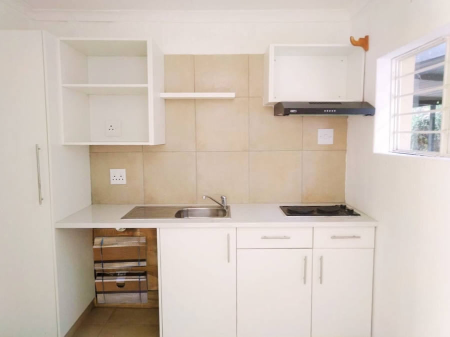 To Let 1 Bedroom Property for Rent in Beverley Gardens Gauteng