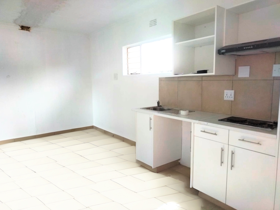 To Let 1 Bedroom Property for Rent in Beverley Gardens Gauteng