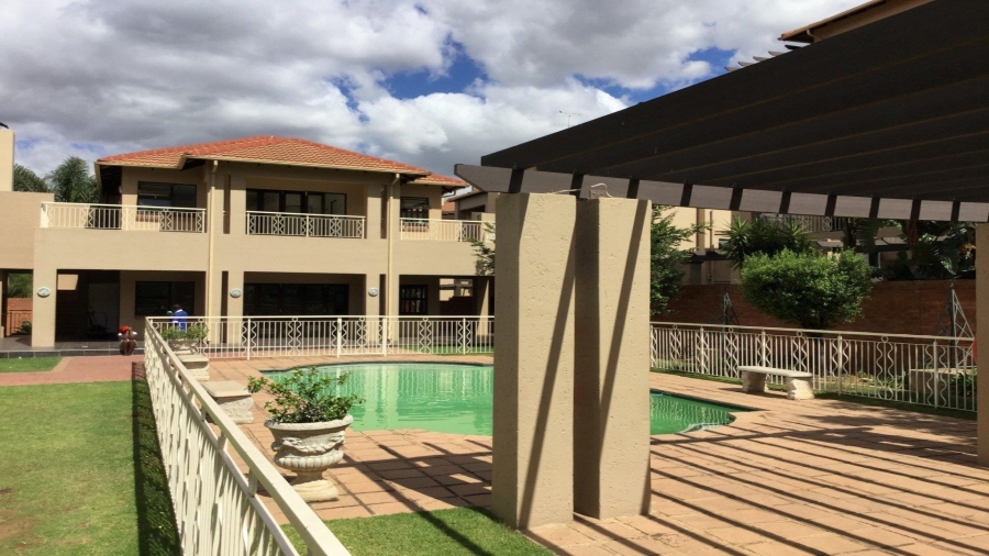 2 Bedroom Property for Sale in Sunninghill Gauteng