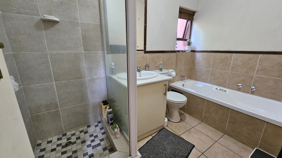 1 Bedroom Property for Sale in Sunninghill Gauteng