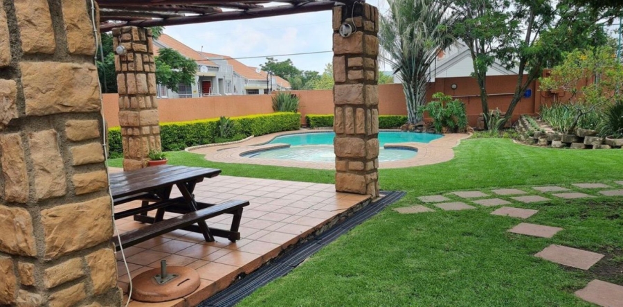 1 Bedroom Property for Sale in Sunninghill Gauteng