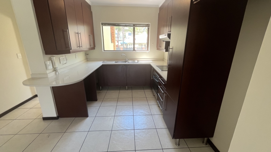 2 Bedroom Property for Sale in Sunninghill Gauteng