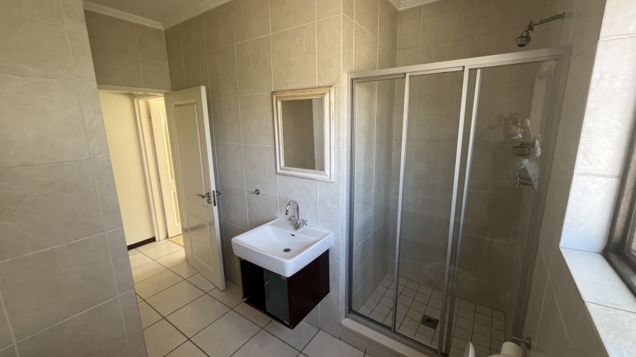 2 Bedroom Property for Sale in Sunninghill Gauteng