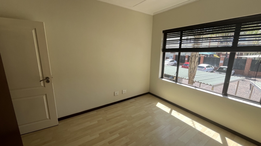 2 Bedroom Property for Sale in Sunninghill Gauteng