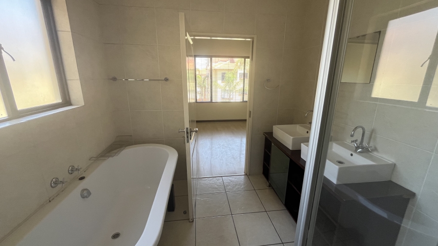 2 Bedroom Property for Sale in Sunninghill Gauteng