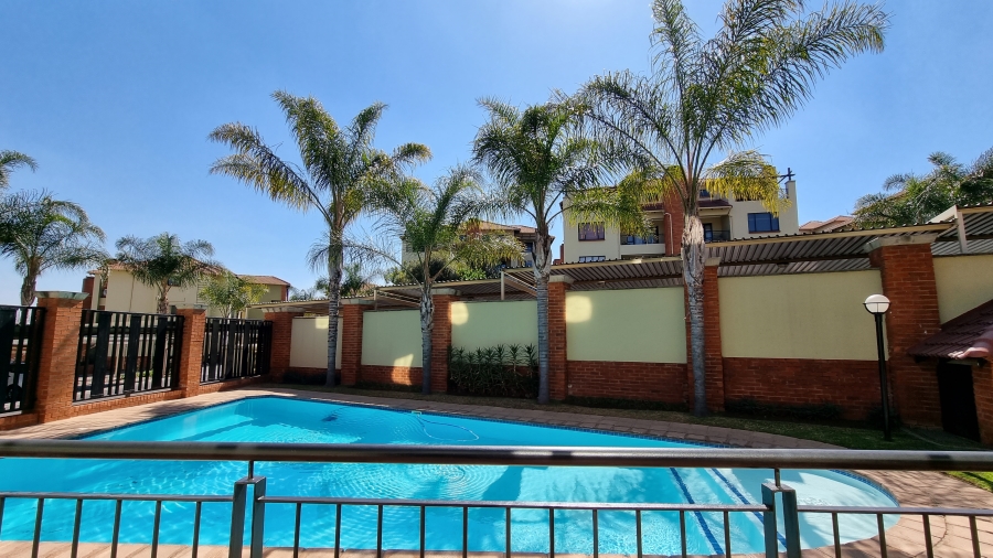 2 Bedroom Property for Sale in Sunninghill Gauteng