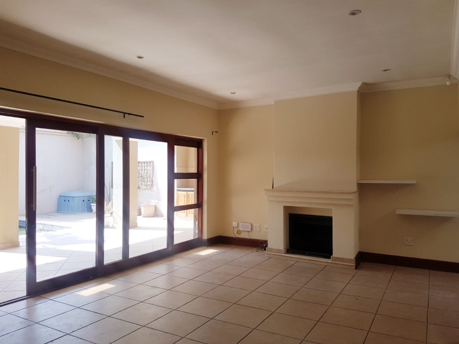 To Let 3 Bedroom Property for Rent in Norwood Gauteng