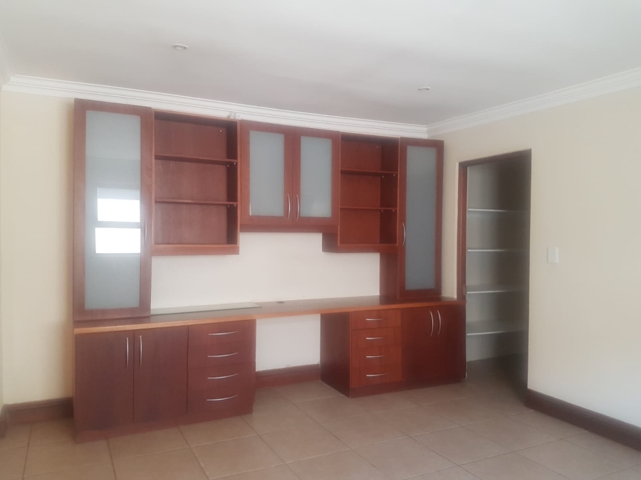 To Let 3 Bedroom Property for Rent in Norwood Gauteng