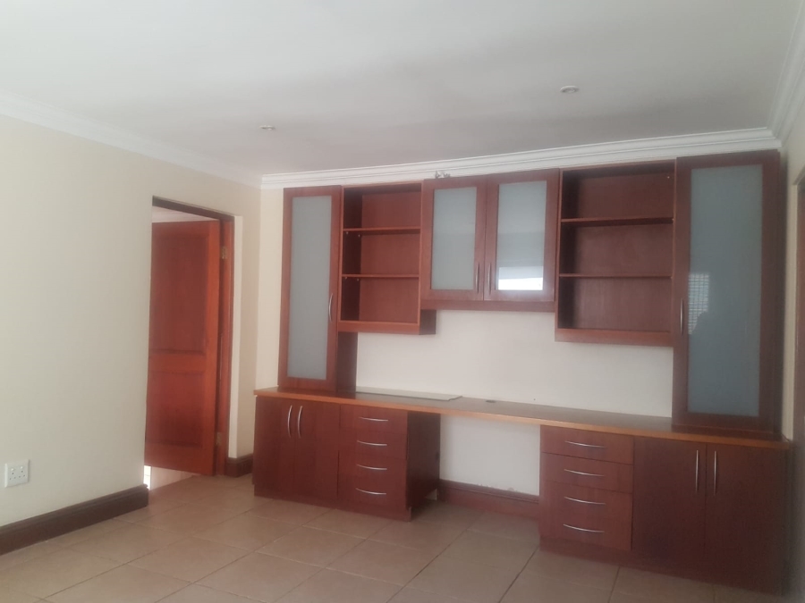 To Let 3 Bedroom Property for Rent in Norwood Gauteng