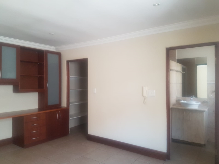 To Let 3 Bedroom Property for Rent in Norwood Gauteng