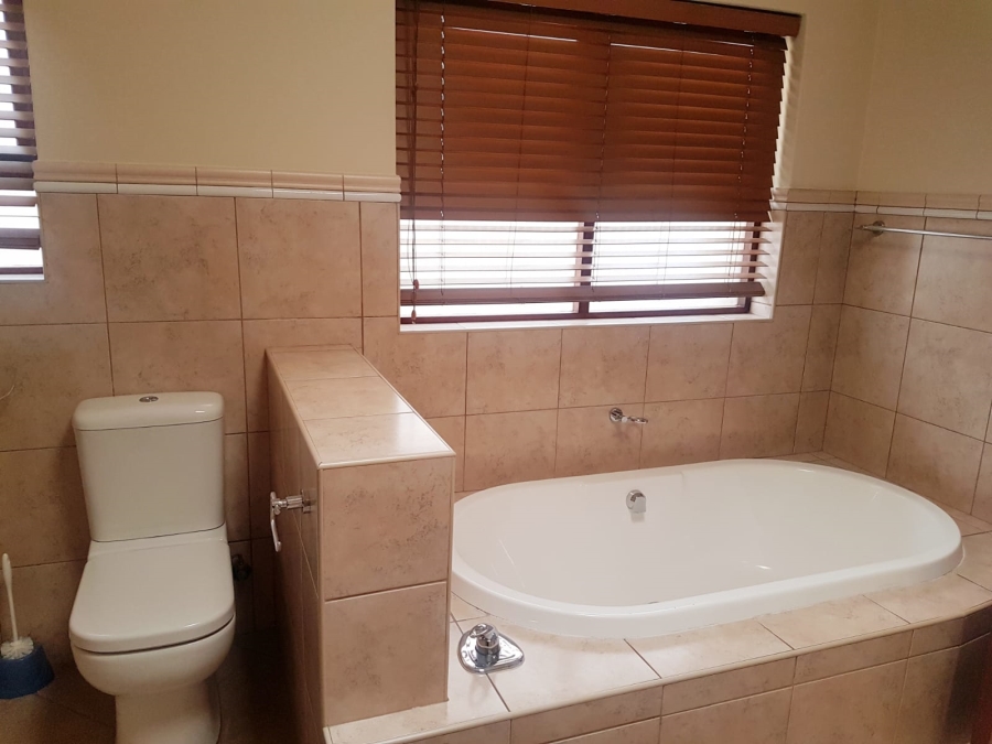 To Let 3 Bedroom Property for Rent in Norwood Gauteng