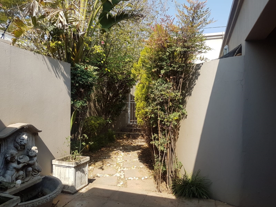 To Let 3 Bedroom Property for Rent in Norwood Gauteng