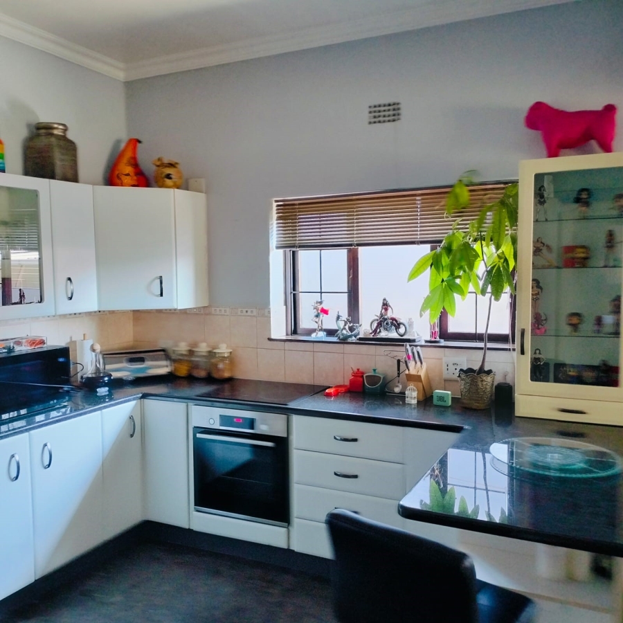 To Let 3 Bedroom Property for Rent in Norwood Gauteng