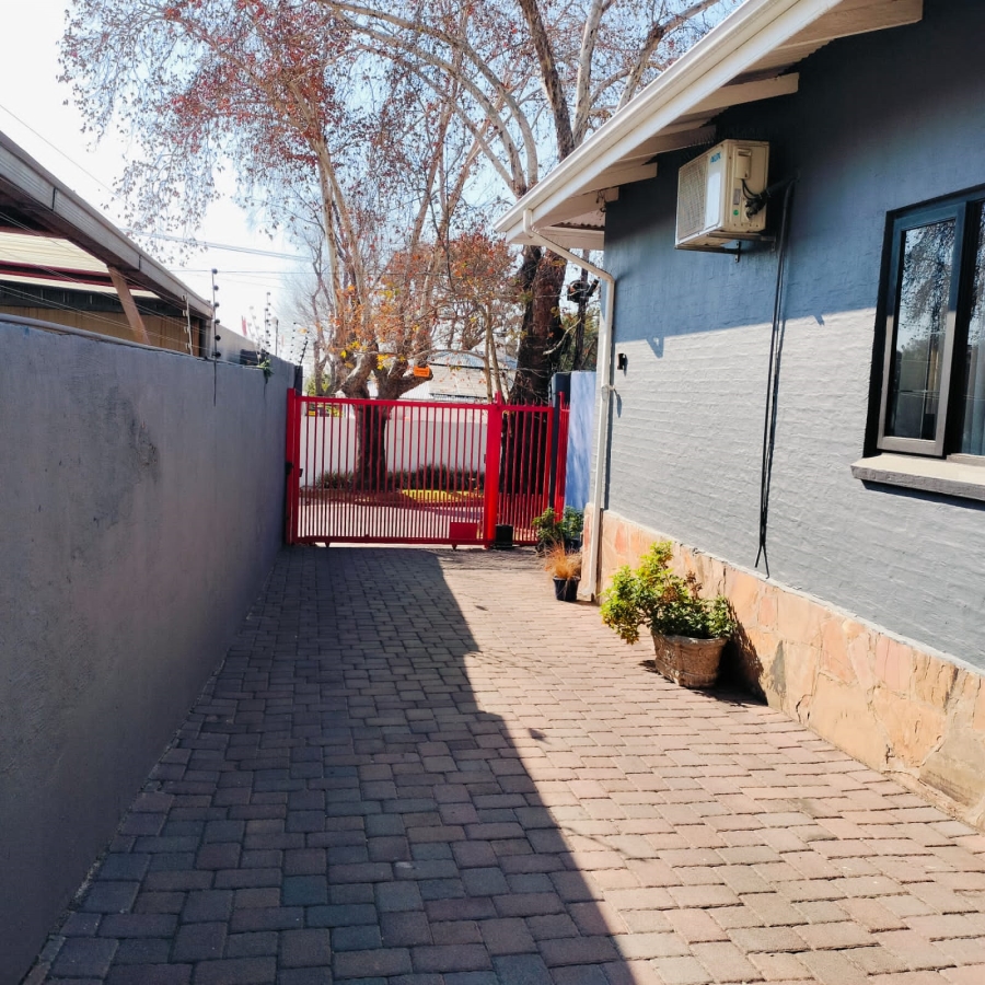 To Let 3 Bedroom Property for Rent in Norwood Gauteng