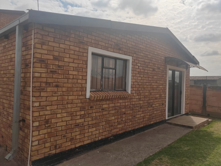 6 Bedroom Property for Sale in Geluksdal Gauteng