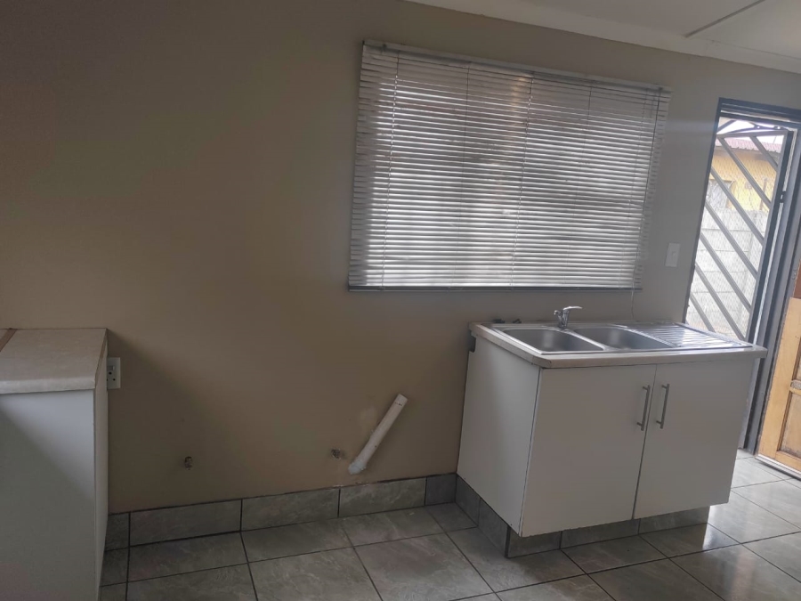 6 Bedroom Property for Sale in Geluksdal Gauteng