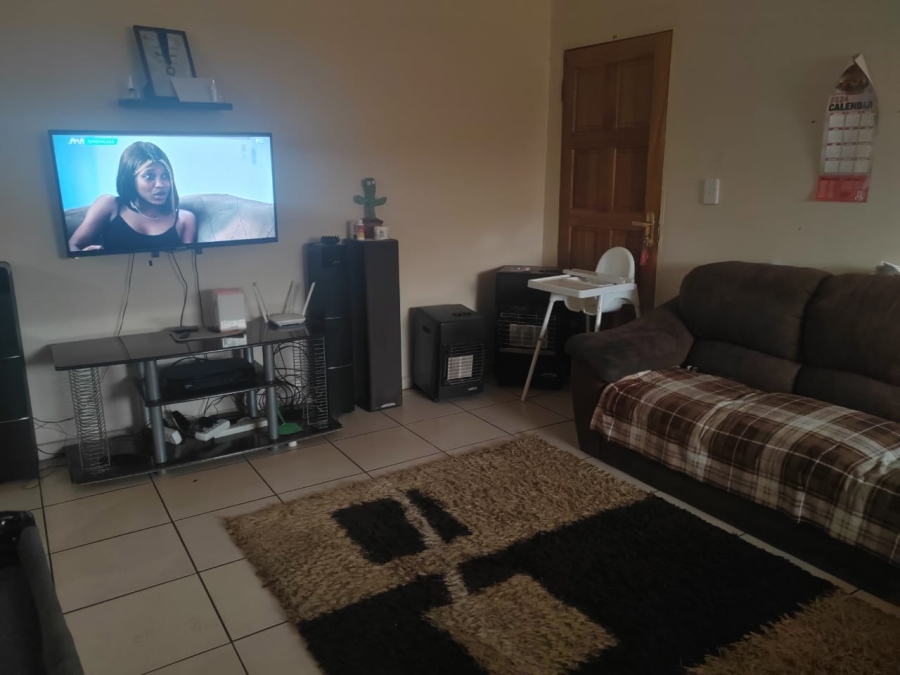 6 Bedroom Property for Sale in Geluksdal Gauteng