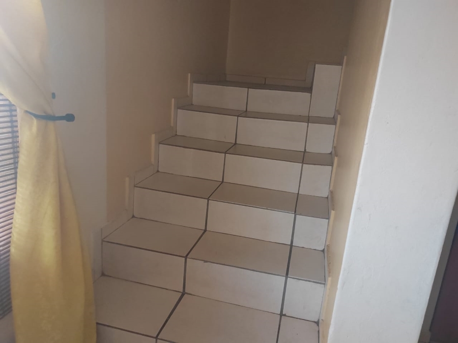 6 Bedroom Property for Sale in Geluksdal Gauteng