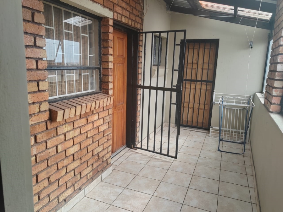 6 Bedroom Property for Sale in Geluksdal Gauteng