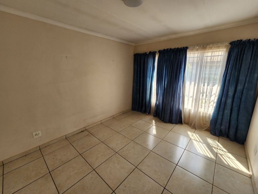 2 Bedroom Property for Sale in Annlin Gauteng