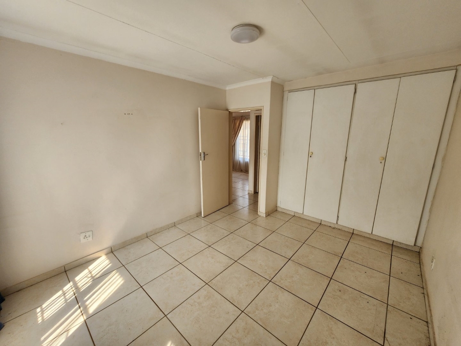 2 Bedroom Property for Sale in Annlin Gauteng