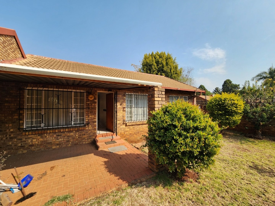 2 Bedroom Property for Sale in Annlin Gauteng