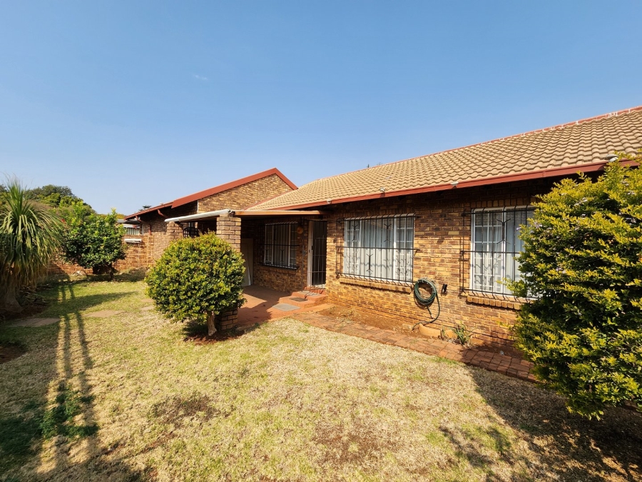 2 Bedroom Property for Sale in Annlin Gauteng