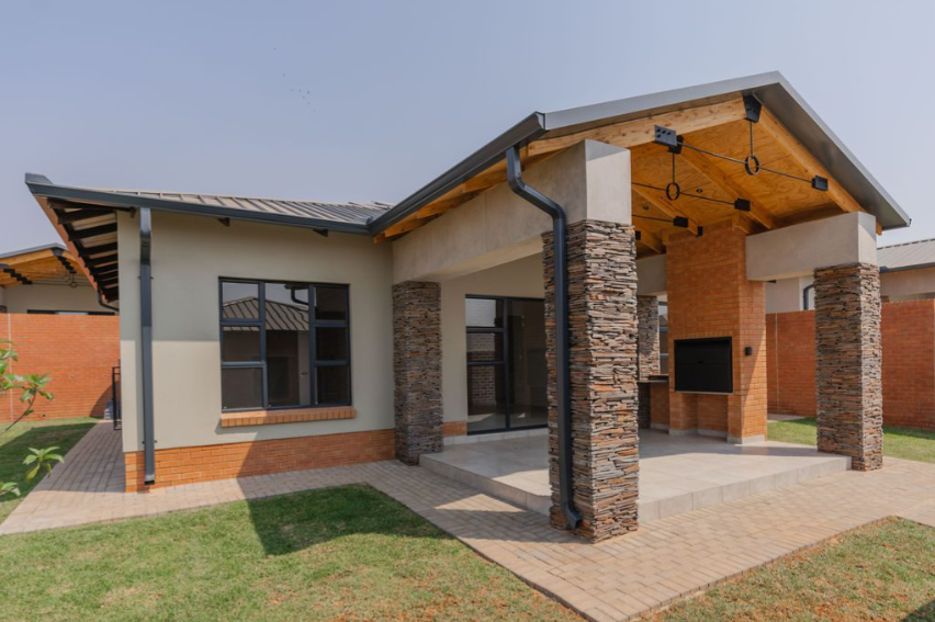 3 Bedroom Property for Sale in Six Fountains Residential Estate Gauteng