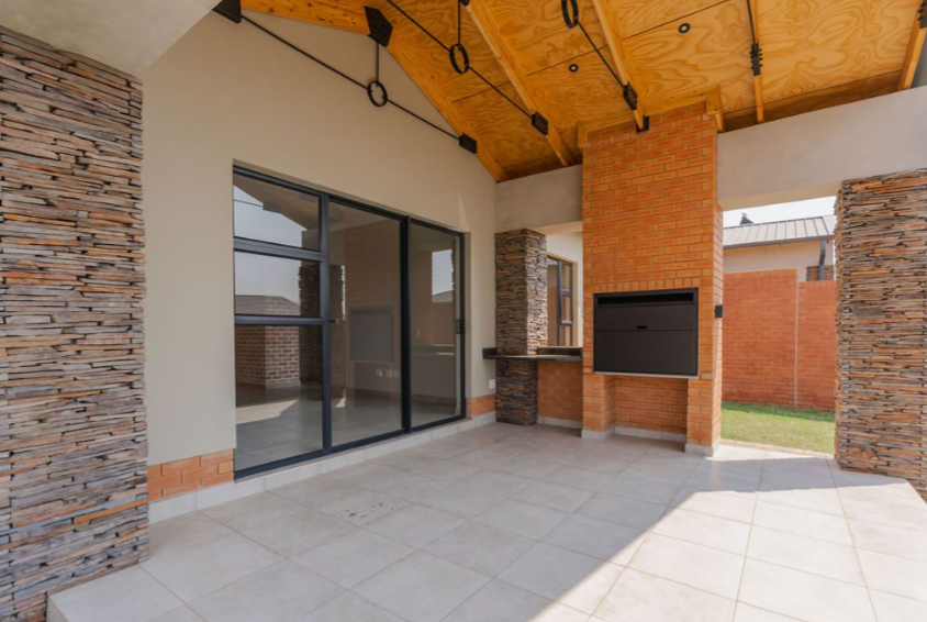 3 Bedroom Property for Sale in Six Fountains Residential Estate Gauteng