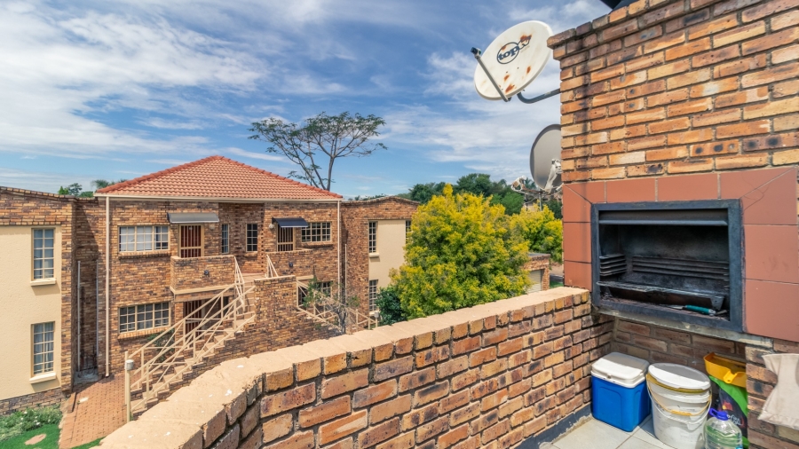 2 Bedroom Property for Sale in North Riding Gauteng