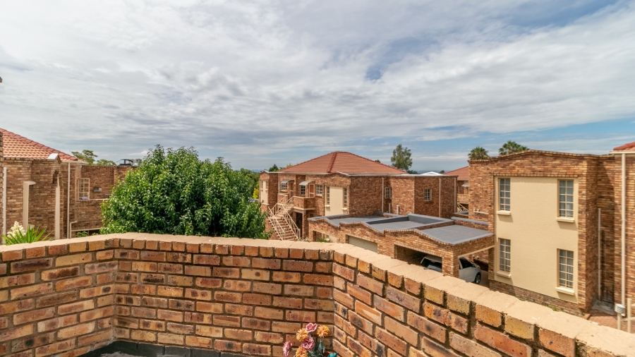 2 Bedroom Property for Sale in North Riding Gauteng