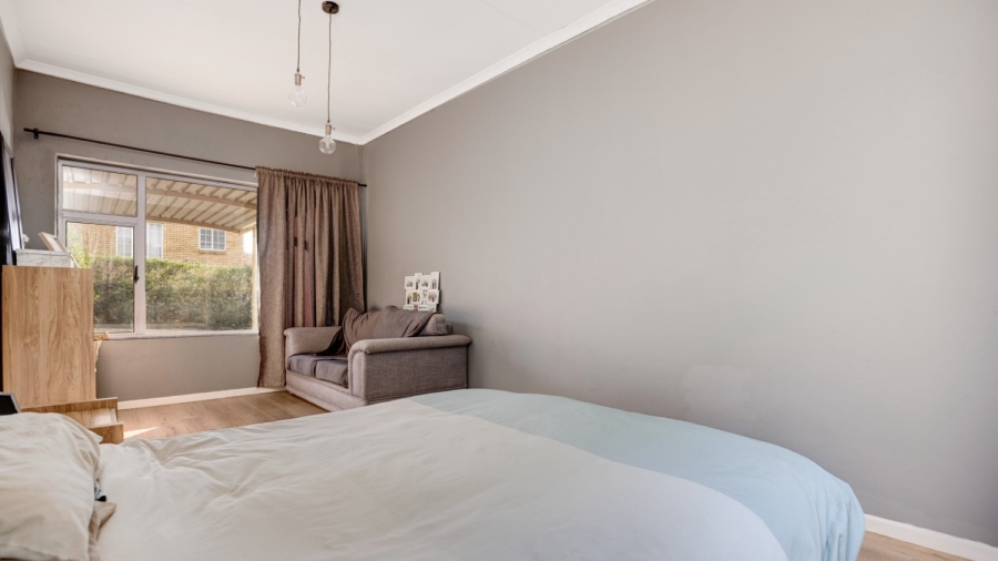 1 Bedroom Property for Sale in Olivedale Gauteng