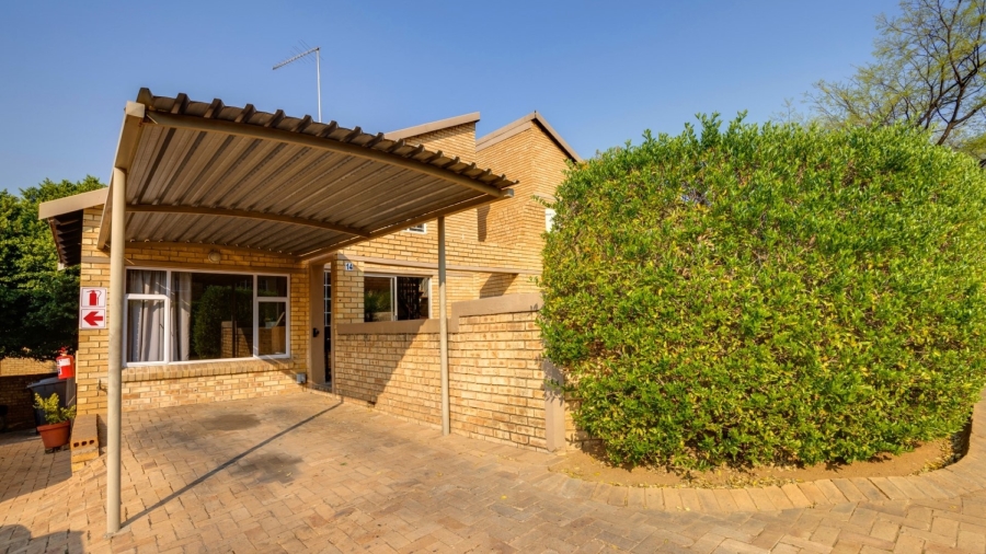 1 Bedroom Property for Sale in Olivedale Gauteng