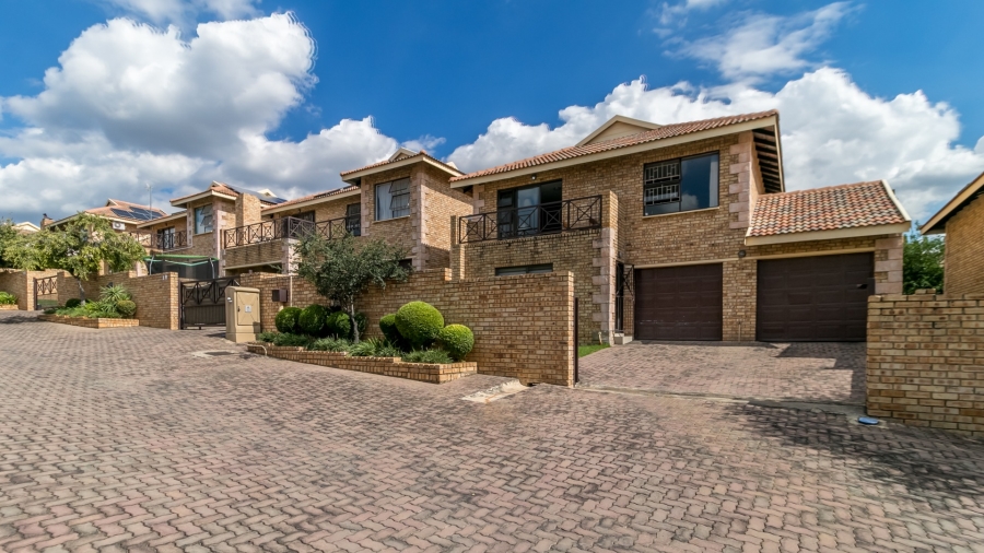 3 Bedroom Property for Sale in Noordhang Gauteng