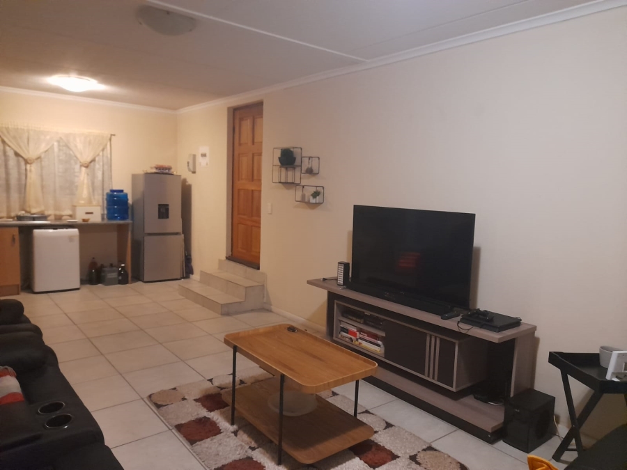 To Let 2 Bedroom Property for Rent in Meredale Gauteng