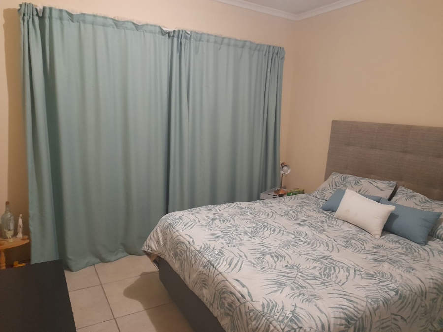 To Let 2 Bedroom Property for Rent in Meredale Gauteng