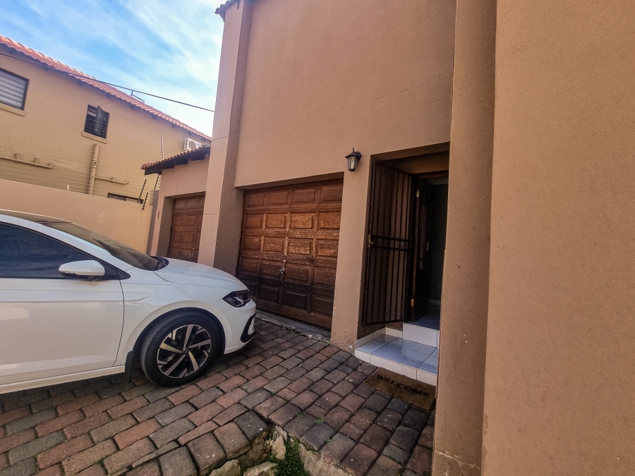 3 Bedroom Property for Sale in Fourways Gauteng