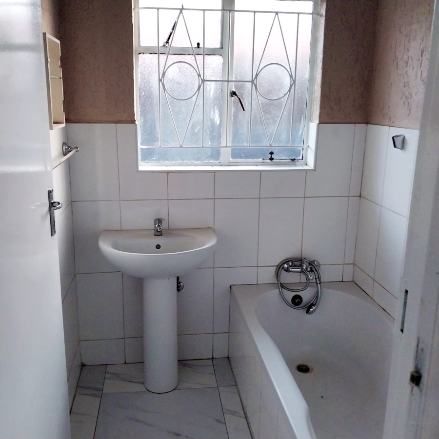 3 Bedroom Property for Sale in Protea North Gauteng