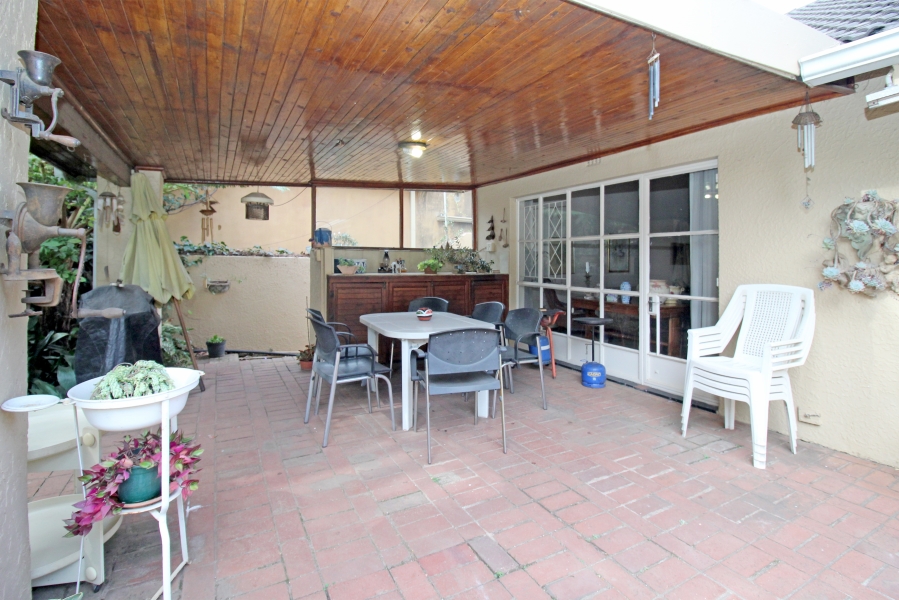 4 Bedroom Property for Sale in Glenhazel Gauteng